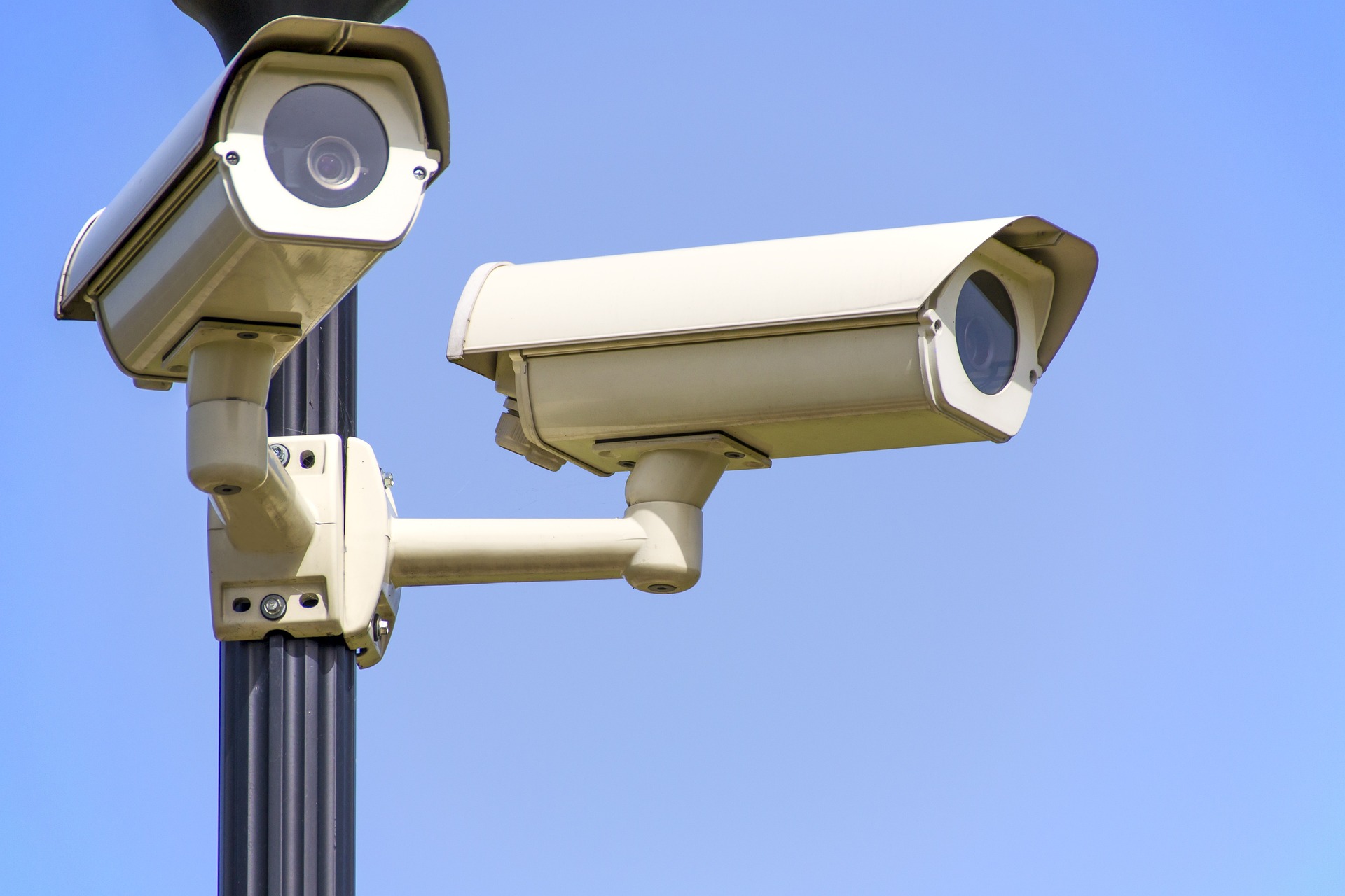 monitoring-gdbda31327_1920